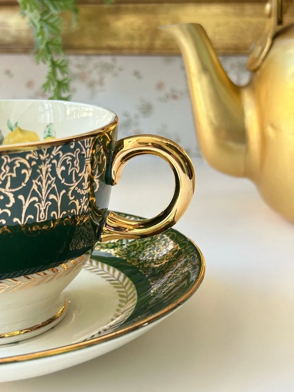 🌴 Lovely VTG  Lady Greenbrier Green & Gold Teacup w/Saucer, Yellow Rose Interior